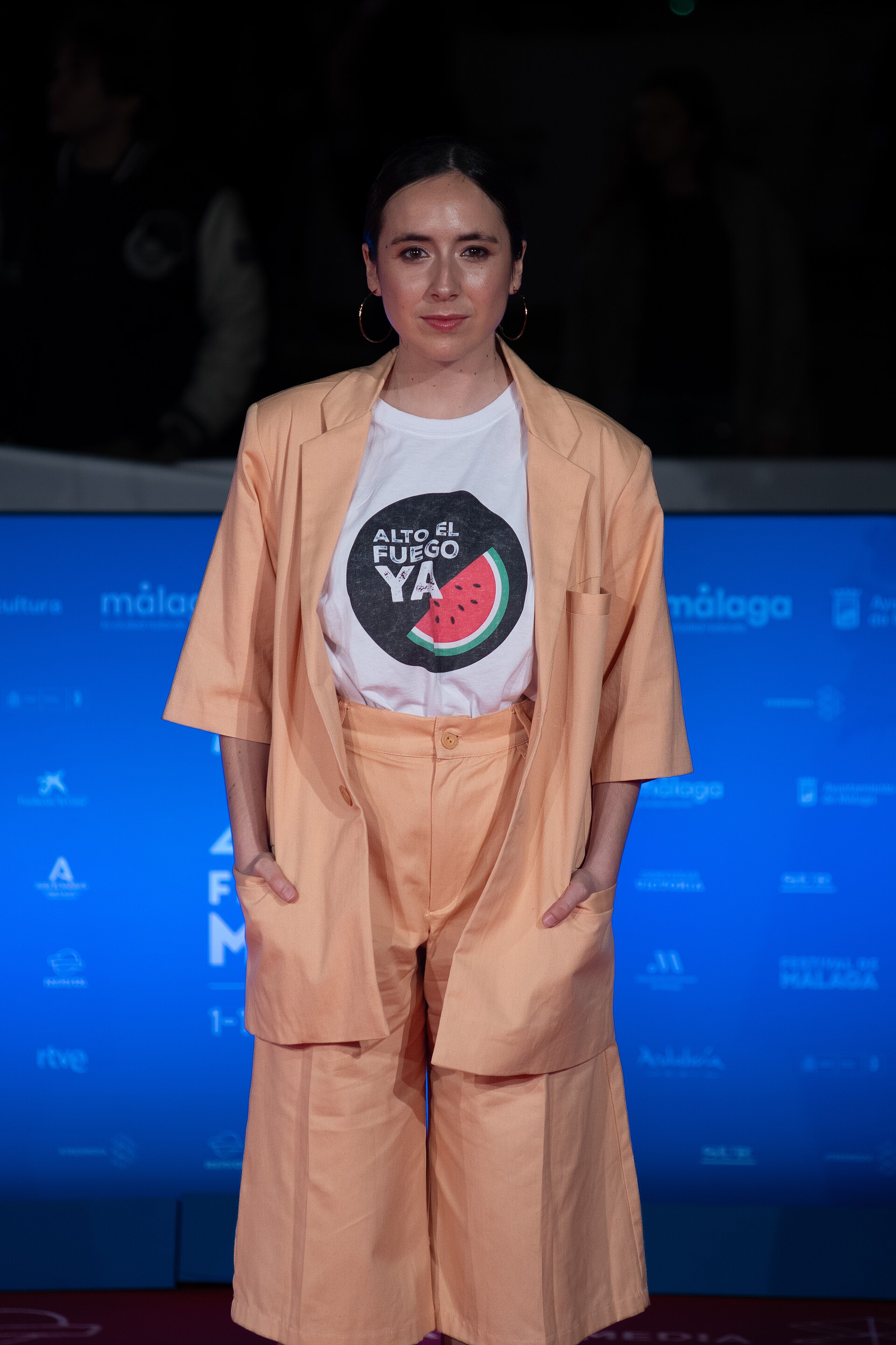 Macarena Sanz en la alfombra roja del Festival de Málaga 2024 frente al Teatro Cervantes