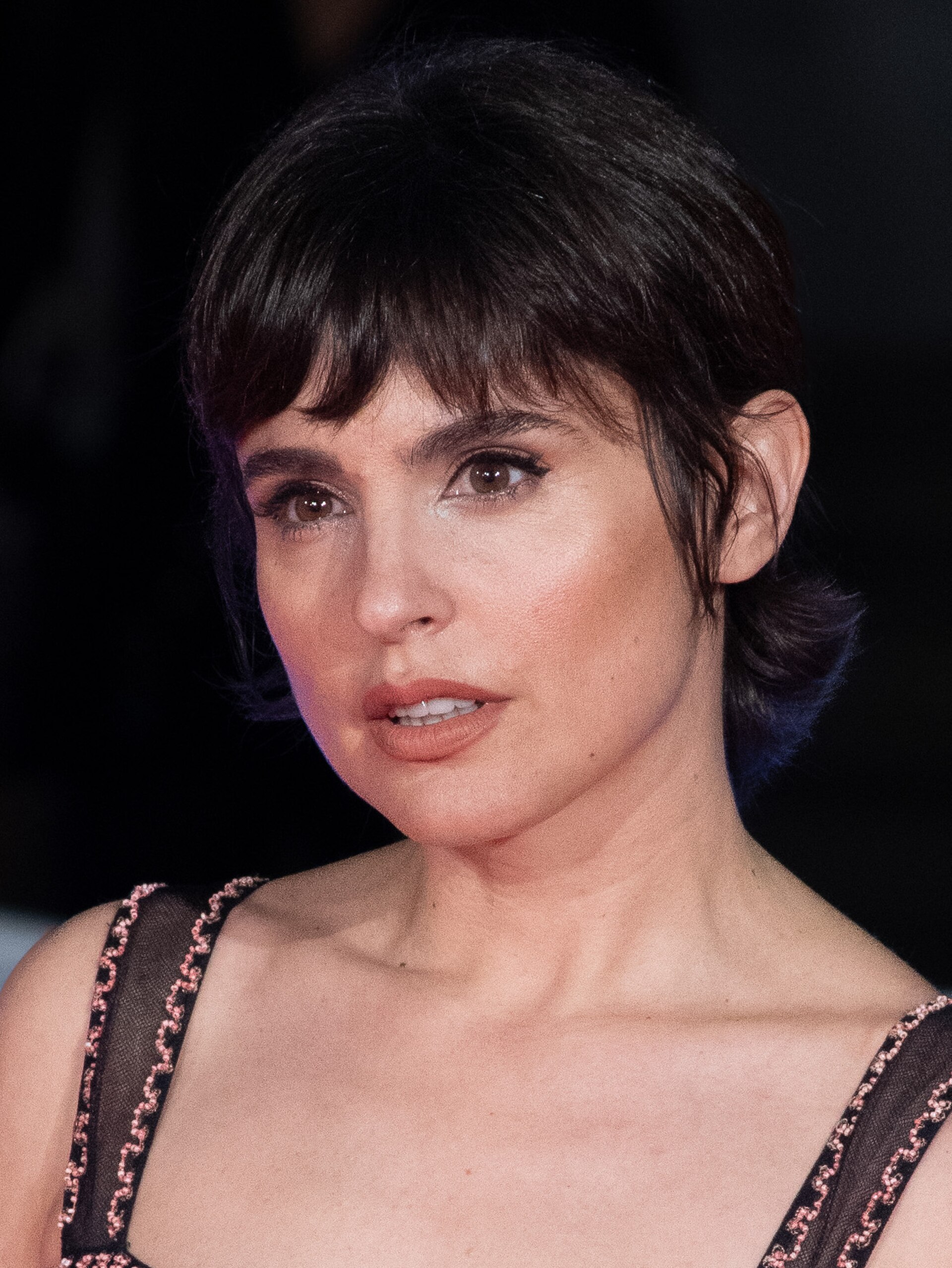 Verónica Echegui en la alfombra roja del Festival de Málaga 2024 frente al Teatro Cervantes