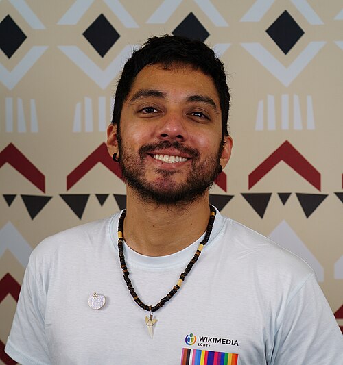 Freddy Veloz portrait at Wikimania 2025 WikiPortraits Studio