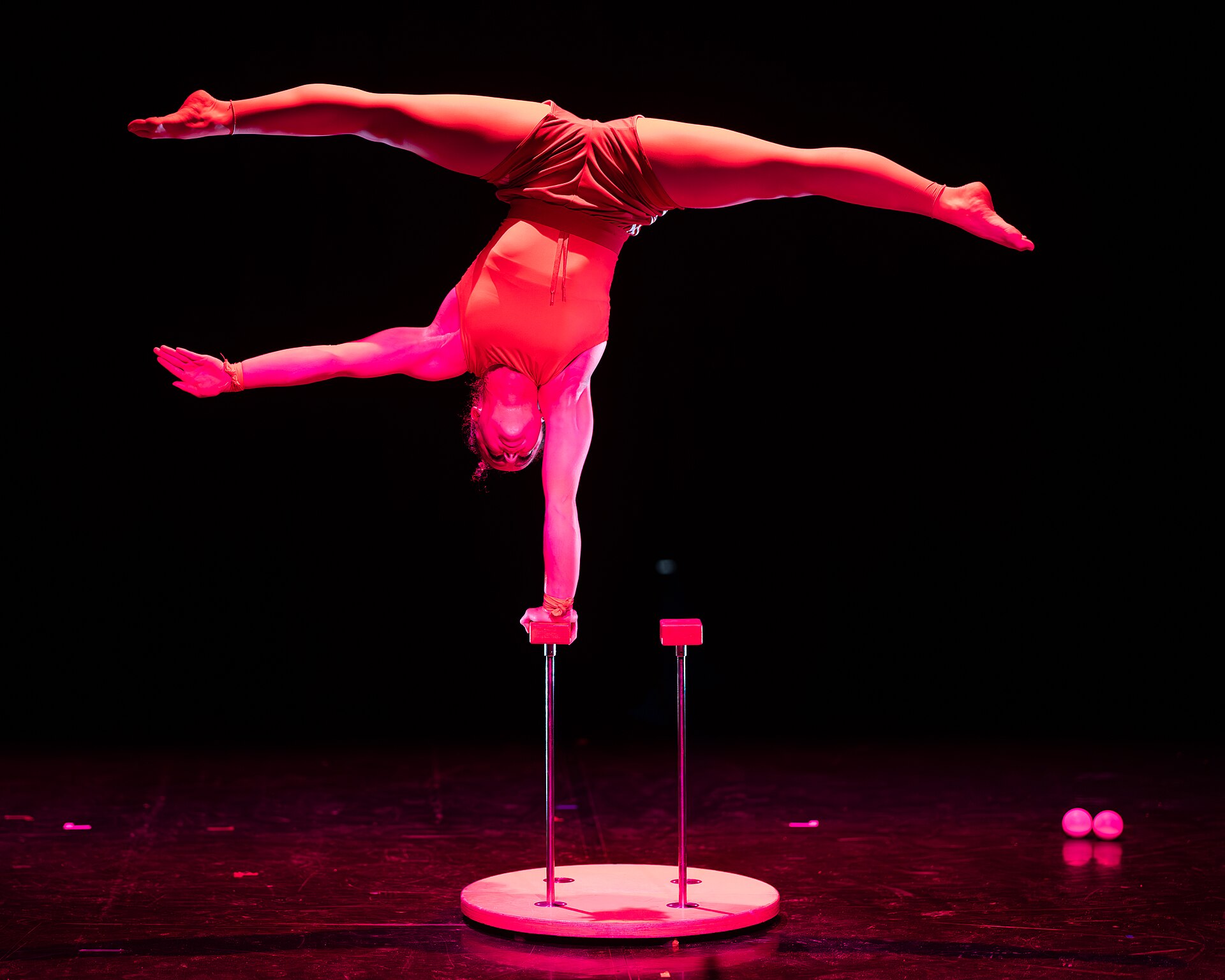 Full Out Formula performing “I Think It Could Work” at the 2025 Edinburgh Festival Fringe.