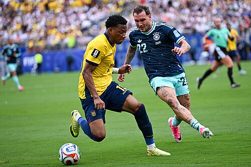 EAST RUTHERFORD, UNITED STATES - June 25: Gonzalo Plata #19 of Ecuador battles for possession with David Raum #22 of Germany during the FIFA World Cup 2026 Group E match between Ecuador  and  Germany on June 25, 2026 MetLife Stadium, East Rutherford, New Jersey