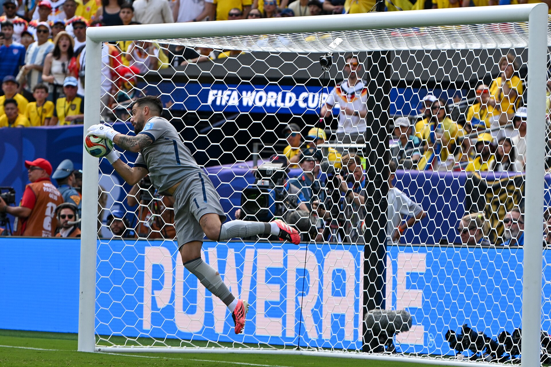 EAST RUTHERFORD, UNITED STATES - June 25: Goalkeeper Hernan Galindez #1 makes save during the FIFA World Cup 2026 Group E match between Ecuador  and  Germany on June 25, 2026 MetLife Stadium, East Rutherford, New Jersey