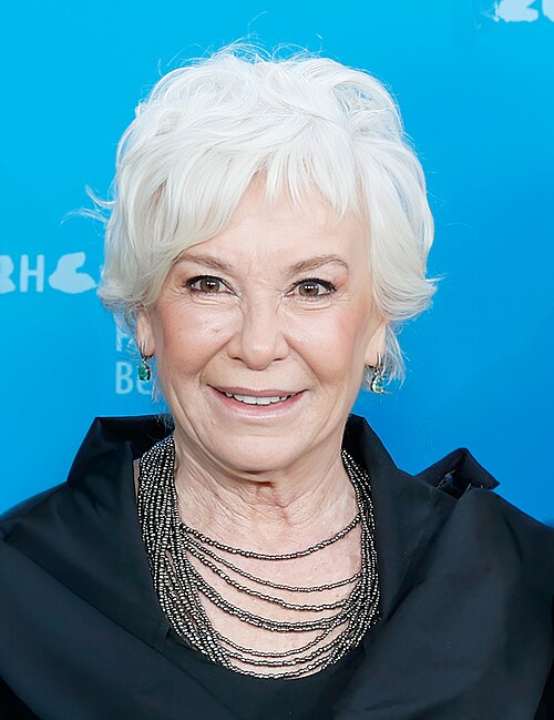 Ipek Bilgin pose at the "Gelbe Briefe" (Yellow Letters) photocall at Berlinale 2026 in Berlin, Germany