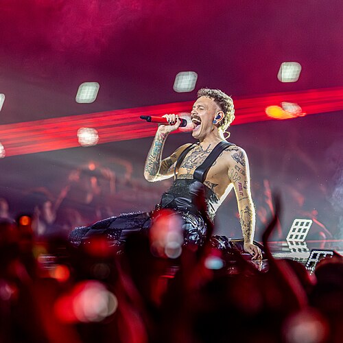 JONAS LOVV performing  YA YA YA, representing Norway in the 2nd Semi Final of the 2026 Eurovision Song Contest in Vienna