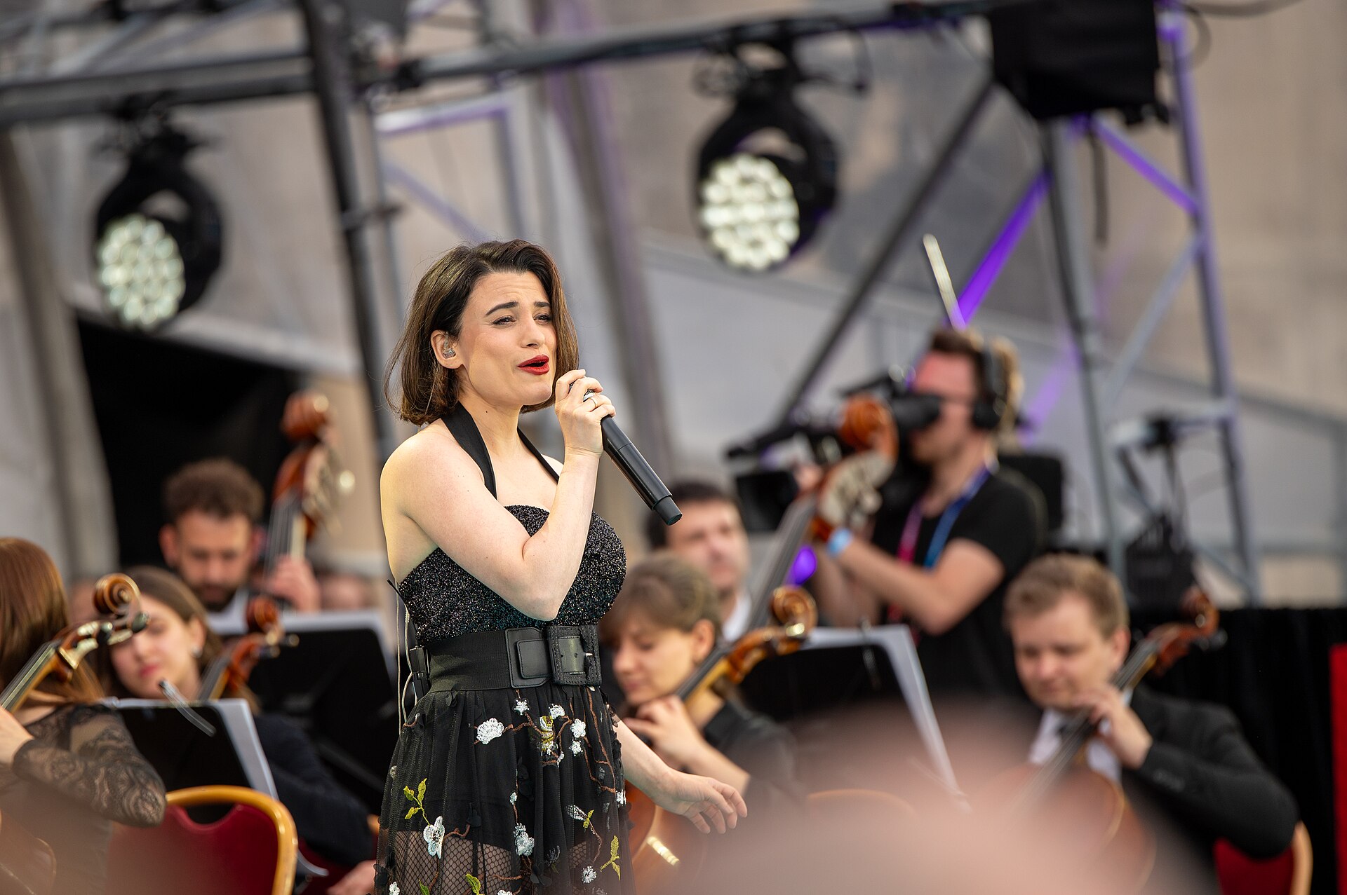 ESC 2026 Turquise Carpet 02