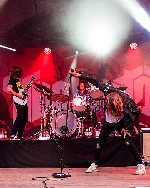Kvelertak på Ravnedalen Live festival i Kristiansand, 2024.
Foto: Birgit Fostervold @knipselyst

CC: BY-SA 2.0