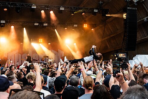 Kvelertak på Ravnedalen Live festival i Kristiansand, 2024.
Foto: Birgit Fostervold @knipselyst

CC: BY-SA 2.0