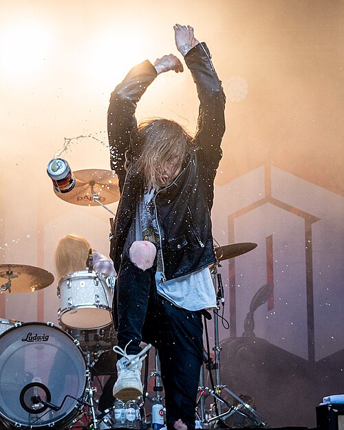 Kvelertak på Ravnedalen Live festival i Kristiansand, 2024.
Foto: Birgit Fostervold @knipselyst

CC: BY-SA 2.0