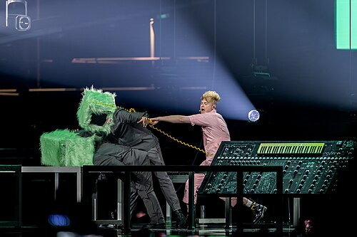 LOOK MUM NO COMPUTER (Sam Bartle) performing  Eins, Zwei, Drei, representing United Kingdom in the 2nd Semi Final of the 2026 Eurovision Song Contest in Vienna