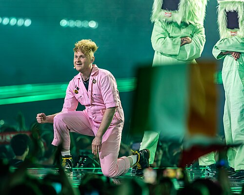 LOOK MUM NO COMPUTER (Sam Bartle) performing  Eins, Zwei, Drei, representing United Kingdom in the 2nd Semi Final of the 2026 Eurovision Song Contest in Vienna