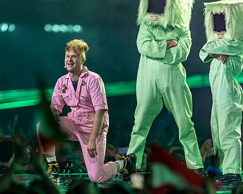 LOOK MUM NO COMPUTER (Sam Bartle) performing  Eins, Zwei, Drei, representing United Kingdom in the 2nd Semi Final of the 2026 Eurovision Song Contest in Vienna