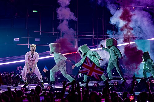 LOOK MUM NO COMPUTER (Sam Bartle) performing  Eins, Zwei, Drei, representing United Kingdom in the 2nd Semi Final of the 2026 Eurovision Song Contest in Vienna