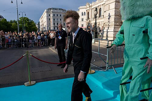 LOOK MUM NO COMPUTER representing United Kingdom on the Turquoise Carpet at the 2026 Eurovision Song Contest in Vienna