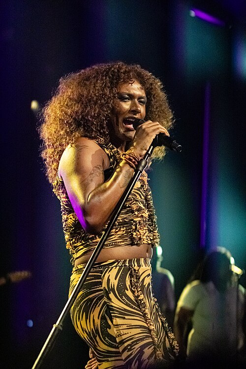 Liniker performing at the Montreux Jazz Festival 2026