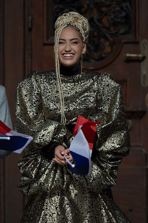 Monroe representing France on the Turquoise Carpet at the 2026 Eurovision Song Contest in Vienna
