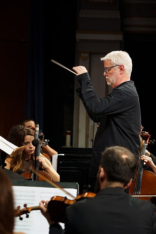 Blake Neely durante la celebración del Festival Movie Score Málaga (Mosma) 2024 con la Orquesta Sinfónica de Málaga