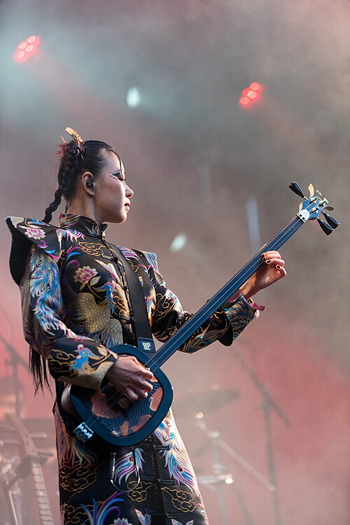 NiNi performing original folk metal at 2025 Riddu Riđđu Festival