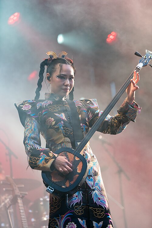 NiNi performing original folk metal at 2025 Riddu Riđđu Festival