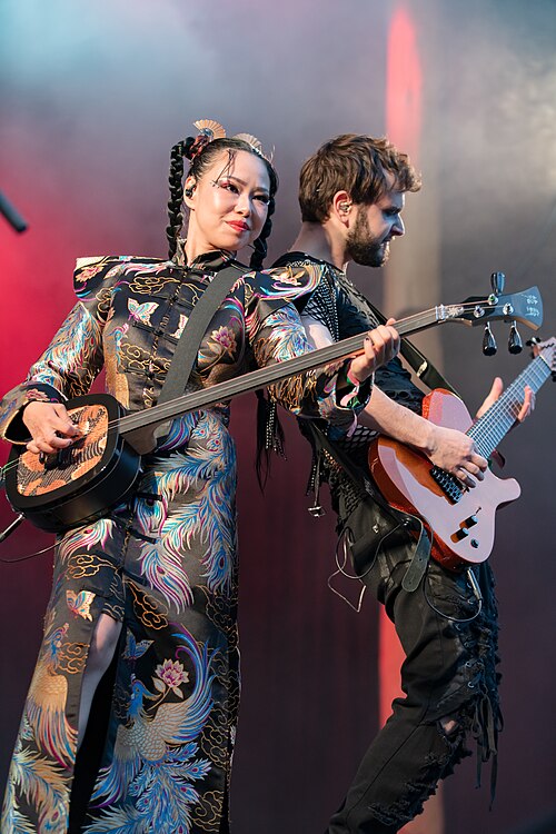 NiNi performing original folk metal at 2025 Riddu Riđđu Festival