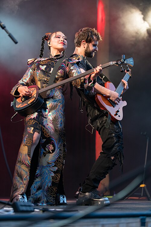 NiNi performing original folk metal at 2025 Riddu Riđđu Festival