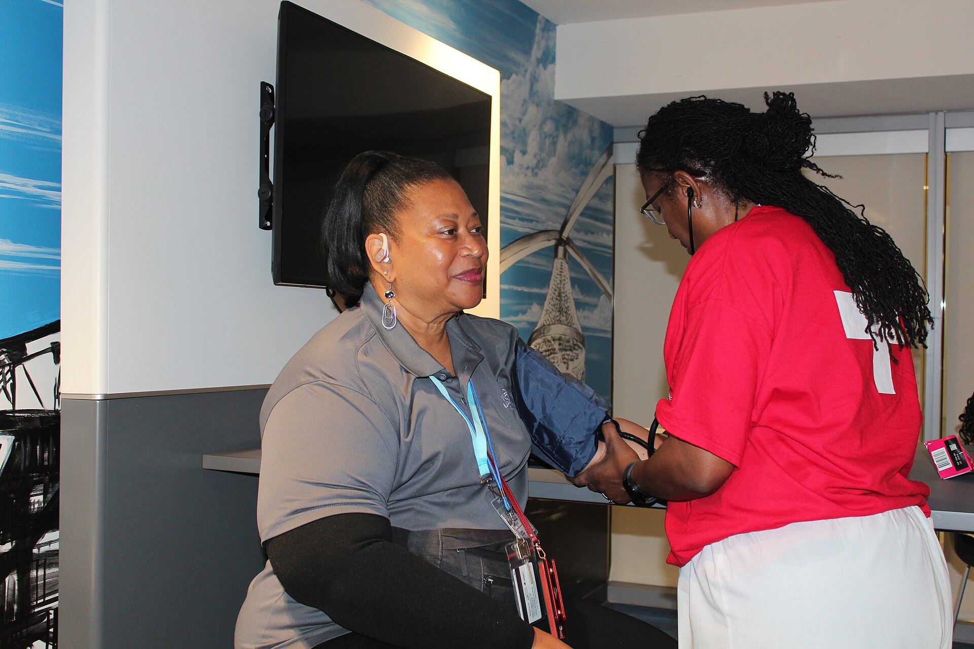 President Dr. Carolyn Harmon Still of The Cleveland Council of Black Nurses, helping folks stay safe on Community Day at the 2025 National Urban League Conference.