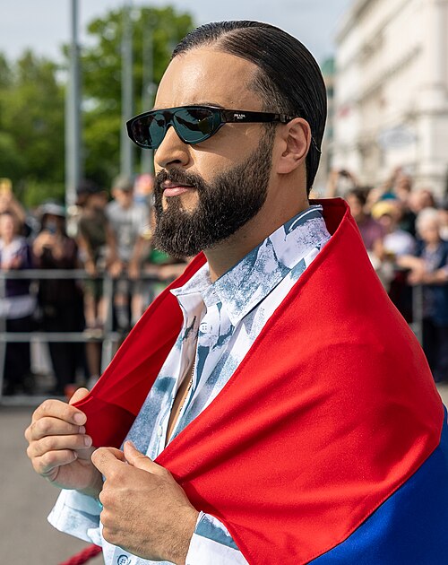 SIMÓN representing Armenia on the Turquoise Carpet at the 2026 Eurovision Song Contest in Vienna