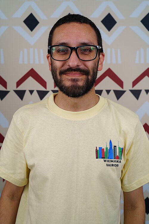 Sebastián Flores portrait at Wikimania 2025 WikiPortraits Studio