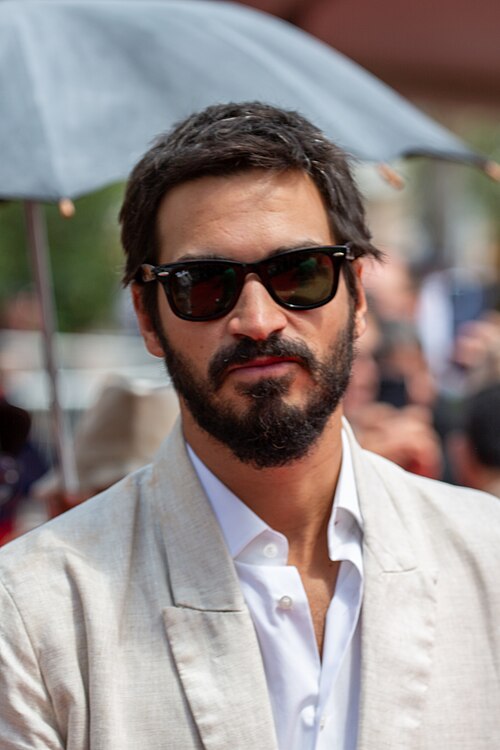 Thales Junqueira at 2025 Cannes Red Carpet for O Agente Secreto