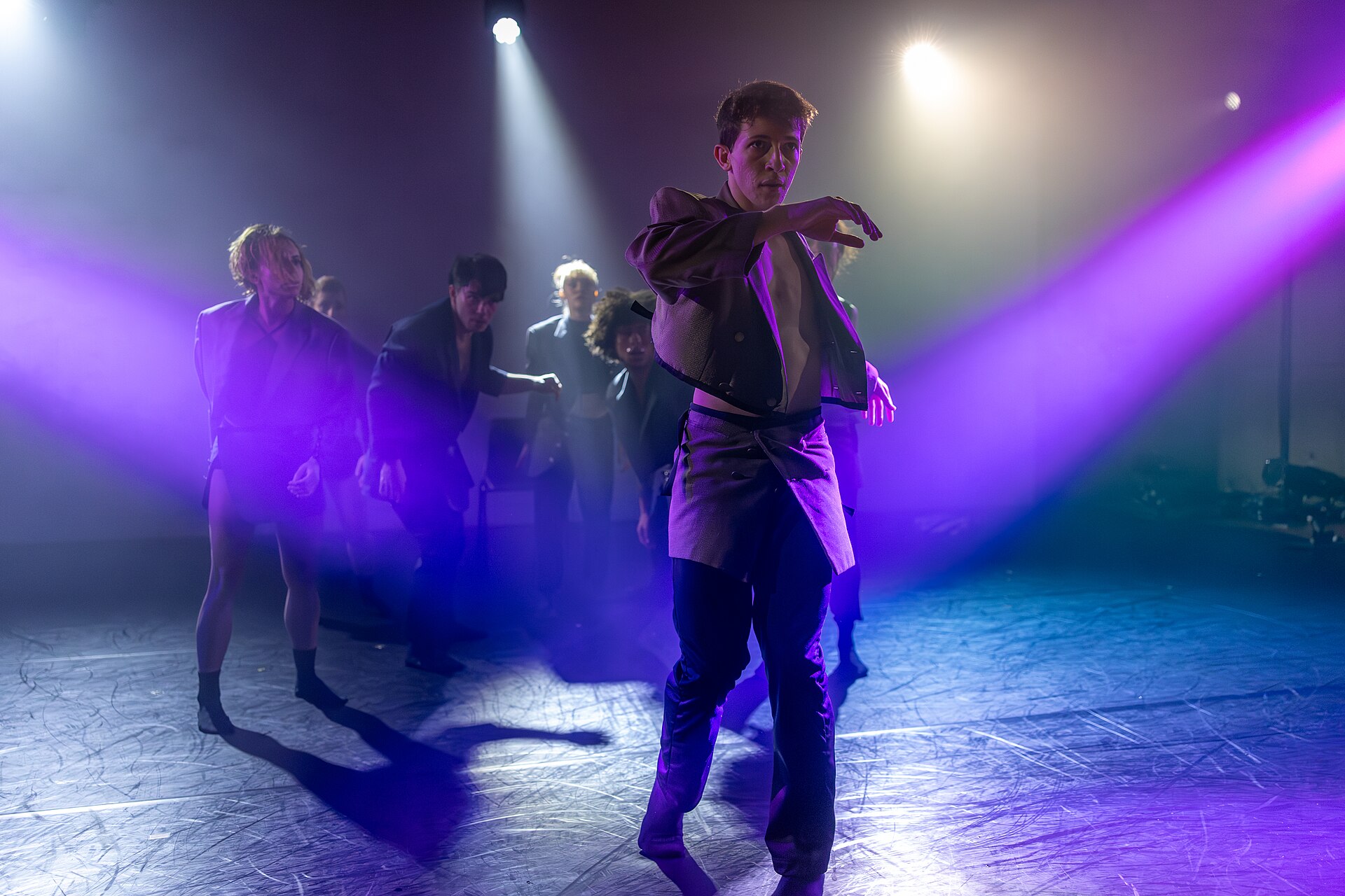 The São José dos Campos Dance Company performing “Voyeur / Samba and Love” at the 2025 Edinburgh Festival Fringe