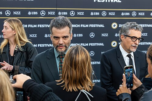 Wagner Moura on the Green Carpet at the 2025 Zurich Film Festival.