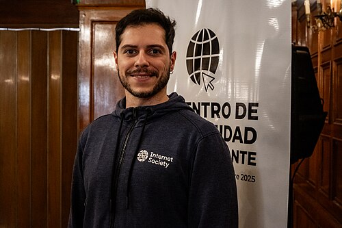 Portraits of attendees at the 2025 Spanish-Speaking Community Meeting, Buenos Aires, Argentina.