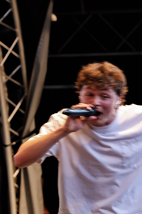 Will Linley performing at Kirstenbosch in 2026